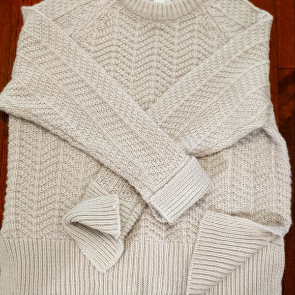 H&M sweater, size small, beige - Picture 3 of 3